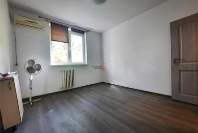 2 camere semidecomandat, etaj intermediar Parcul National - 4