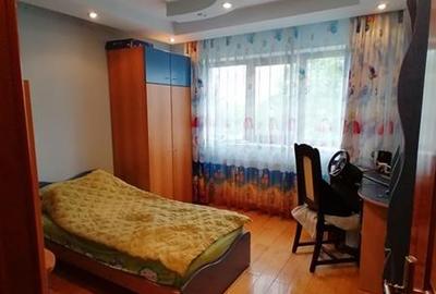 Casa- Vila - Prelungirea Ghencea-Bucuresti- sector 6 -  450000E- 660MP TEREN-COM - 9