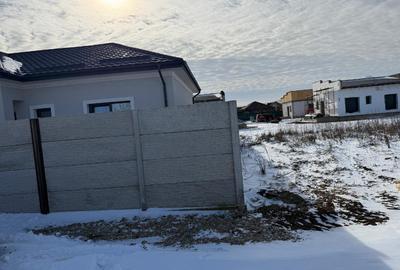 Teren Construcții intravilan de 400 mp, în Domnești