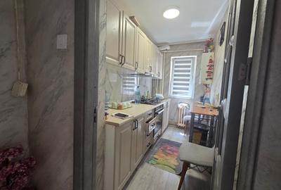 Apartament de inchiriat, 3 camere, decomandat, 52 mp, Mircea cel Batran - 10