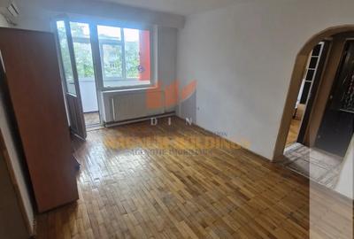 Apartament cu 2 camere semidecomandat, mobilat în Craiovei