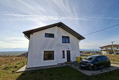 Casă individuală cu 5 camere în Daia