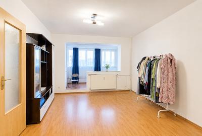 Apartament cu 2 camere decomandat în Titan