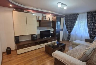Apartament cu 3 camere decomandat, mobilat în 1 Mai