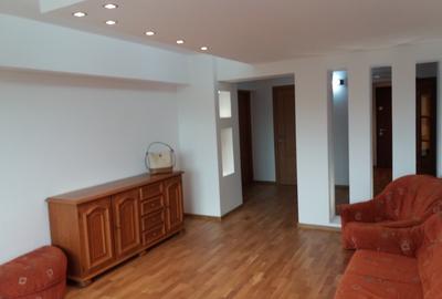 Apartament cu 2 camere decomandat, mobilat în Ultracentral