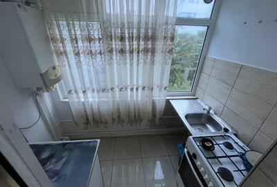 TATARASI-GRADINARI ap.1 camere, decomandat, curat, centrala, et.2/4! - 3