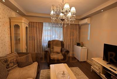 Apartament cu 3 camere decomandat, mobilat în Dacia