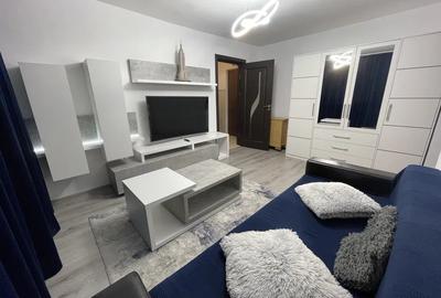 Apartament cu 3 camere semidecomandat, mobilat în Lujerului