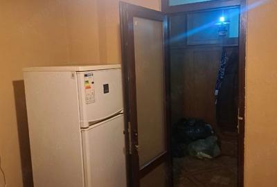 Apartament cu 3 camere decomandat în Titan