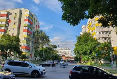 Apartament cu 3 camere decomandat în Sebastian