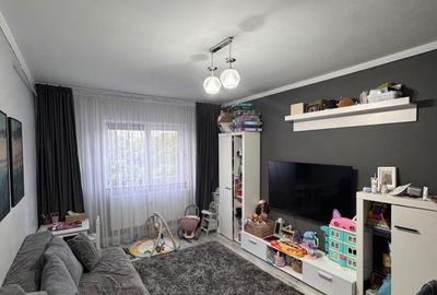 Apartament decomandat cu 2 camere, renovat, în Nicolina - 1