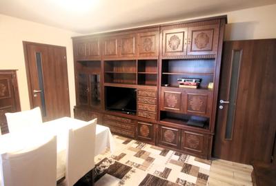 Apartament cu 3 camere nedecomandat, mobilat în Aradului