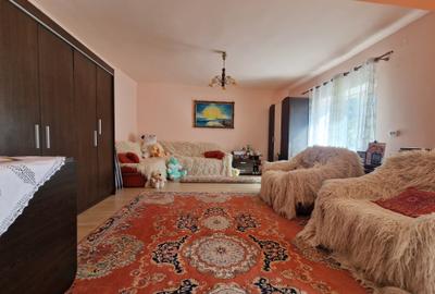 Cogealac(Strada Mare)- Casa 4 camere, teren 1519mp, toate utilitatiile - 58.000e - 9