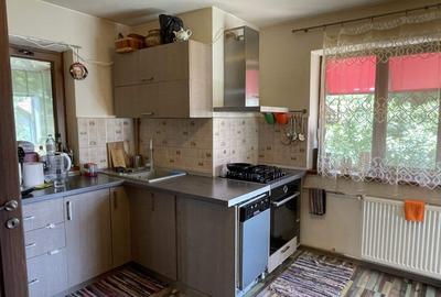 Vila S+P+E, 6 camere, 2 garaje, T=556 mp, zona orasul de jos - 15