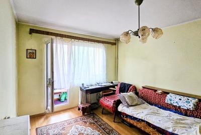 Garsonieră decomandată, etaj 2, balcon, bloc izolat – Astra, Str. Uranus - 4