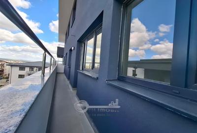 Penthouse cu 2 camere decomandat în Galata