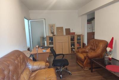 Apartament cu 2 camere decomandat, mobilat în Nord-Vest