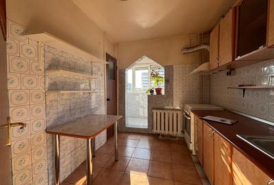 Apartament cu 2 camere decomandat în Titan