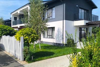Duplex cu 4 camere în Brătășanca