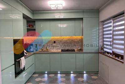 Duplex cu 5 camere în Dezmir