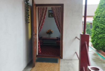 Vand casa cu 3 cam.in zona Semicentrala - 1