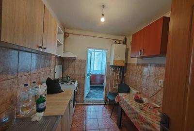 Apartament cu 2 camere decomandat, mobilat în Nicolina