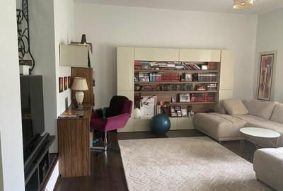 Casă individuală cu 5 camere în Apărătorii Patriei