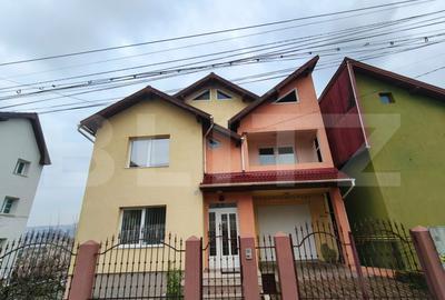 Casă individuală cu 7 camere semidecomandat în Gruia