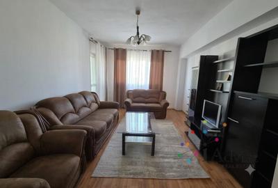 Apartament cu 3 camere decomandat, mobilat în Calea București