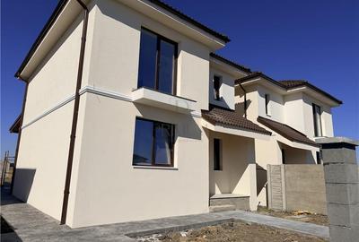 Duplex cu 4 camere în Moșnița Veche
