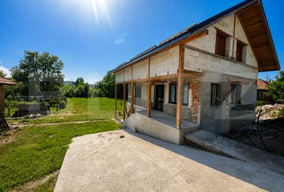 Casă individuală cu 4 camere în Așchileu Mare