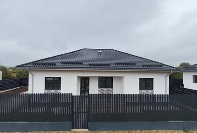 FARA COMISIOANE in Joita casa 4 camere 2 bai terasa PARTER + pod placa la cheie - 3