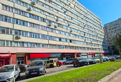 Apartament cu 3 camere decomandat în Tei
