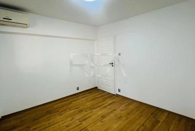 Apartament cu 4 camere decomandat în Tineretului