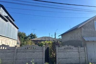Casă individuală cu 4 camere în Central