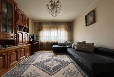 Apartament cu 3 camere decomandat în Decebal
