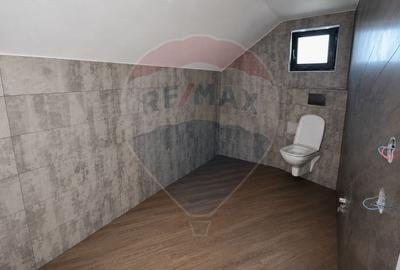 Casă / Vilă cu 4 camere de vânzare - 12