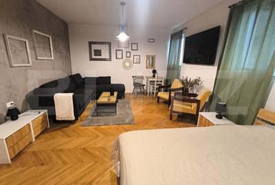 Apartament cu 2 camere decomandat, mobilat în Centrul Istoric