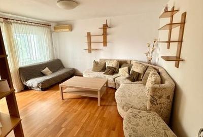 Apartament cu 3 camere decomandat, mobilat în Păcii