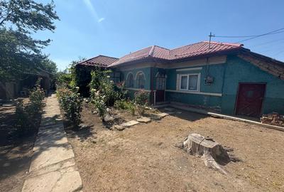 Casă individuală cu 6 camere în Fundeni