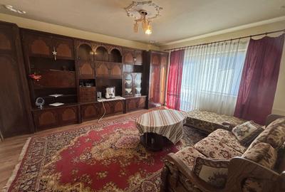 Apartament cu 3 camere decomandat, mobilat în Dâmbovița