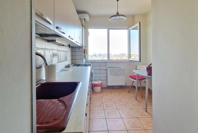 Apartament cu 3 camere decomandat în Alexandriei