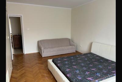 Închiriez apartament 3 camere deosebit, decomandat,zona Medicină,etajul 2/2, - 12