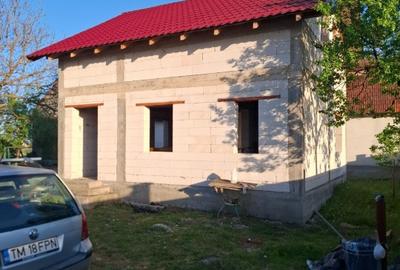 Casă individuală cu 5 camere în Șanovița