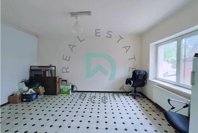 Apartament cu 5 camere semidecomandat în Brașovul Vechi