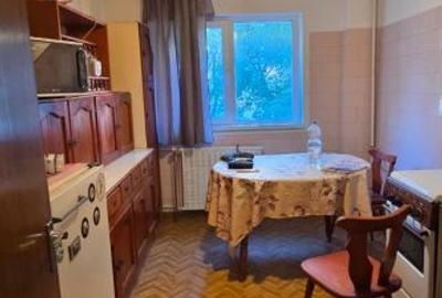 Apartament cu 4 camere semidecomandat în Vatra Luminoasă