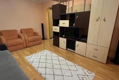 Apartament cu 3 camere semidecomandat în Dacia