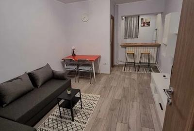 Garsoniera Renovata zona Nicolina 1 - 2