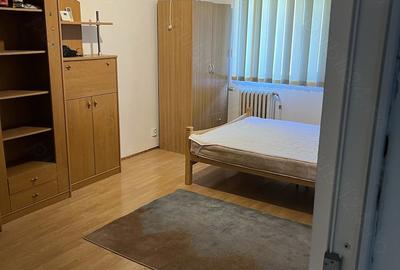 Apartament cu 3 camere decomandat, mobilat în Canta
