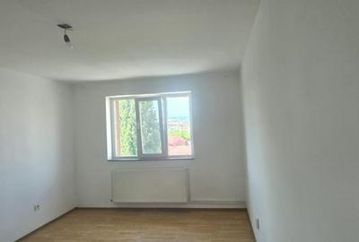 De vânzare apartament 2 camere decomandat | Zona 8 Mai - 18